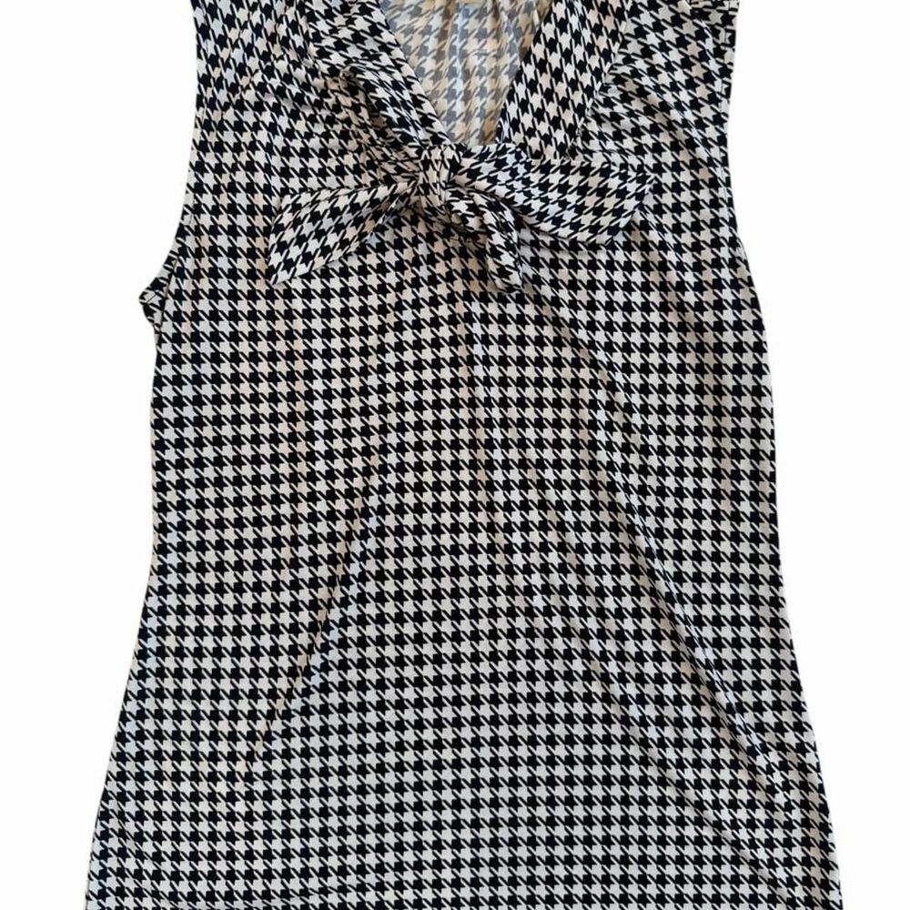 Banana Republic black and white houndstooth blouse with bow detail